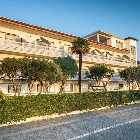Experience Comfort In Our Flat Near The *